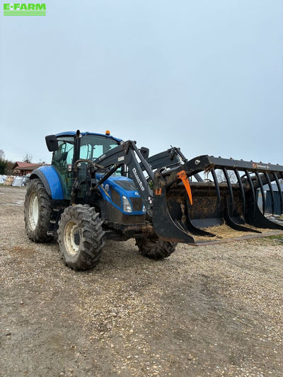 E-FARM: New Holland T5.105 - Tractor - id PFCA73V - €39,500 - Year of construction: 2013 - Engine hours: 4,500,Engine power (HP): 106,France