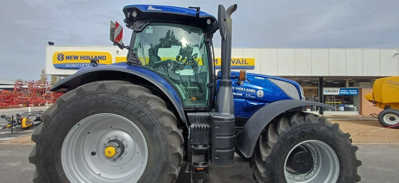 New Holland T7.300 Tractor €145,000