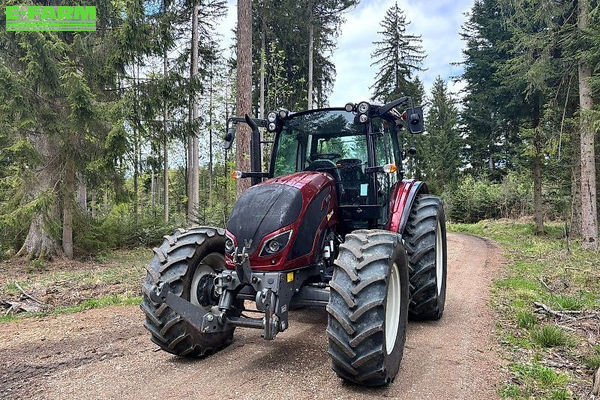 Valtra A 114 Tractor €61,667
