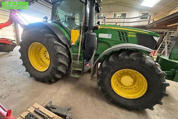 John Deere 6195 R Tractor €102,000
