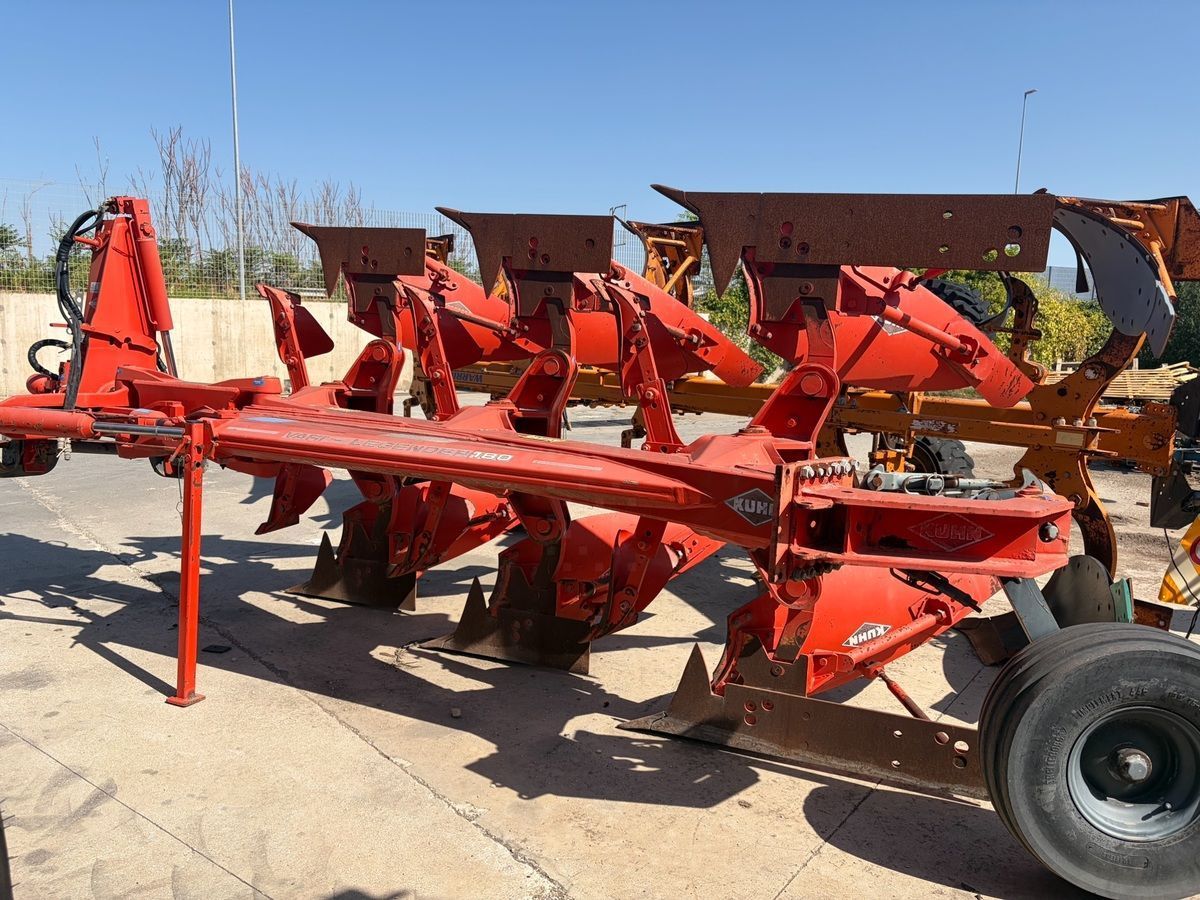 Kuhn vary-legend 180 Plough €15,000