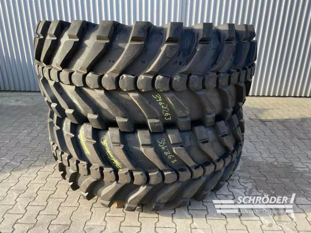 MICHELIN 2x vf 710/70 r42 evobib Wheel and track €11,885