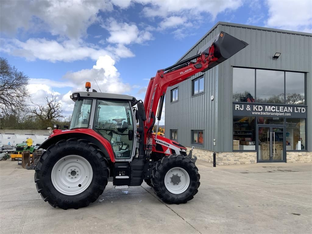 Massey Ferguson 5S.125 Tractor €73,950