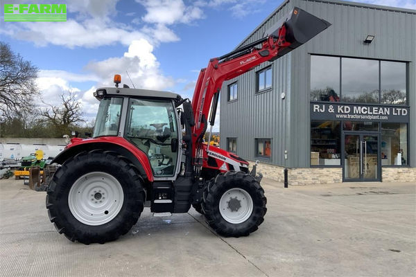 Massey Ferguson 5S.125 Tractor €73,950