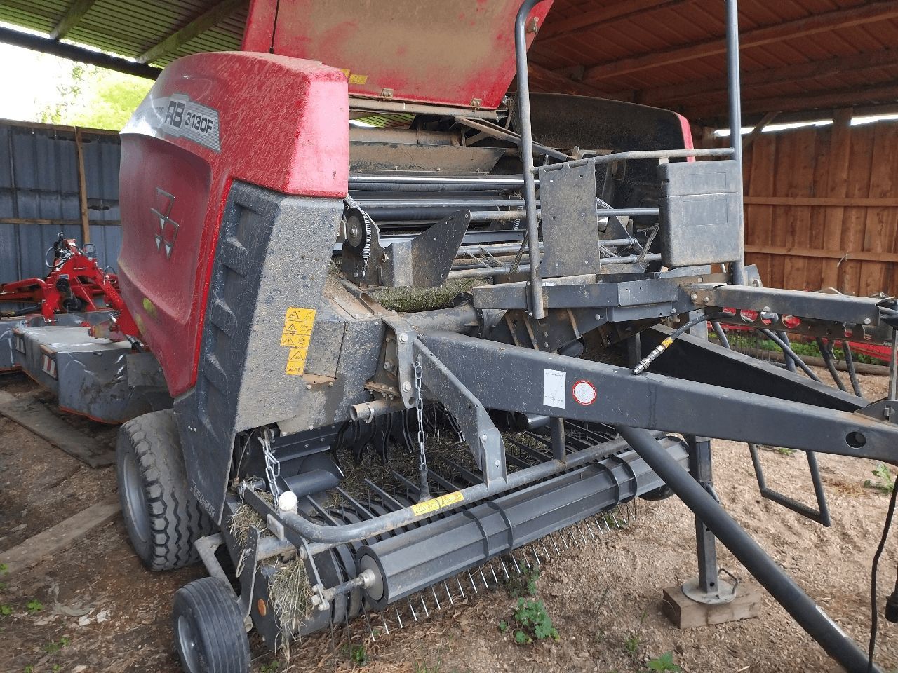 Massey Ferguson 3130f xtracut Presă de balotat 25.000 EUR