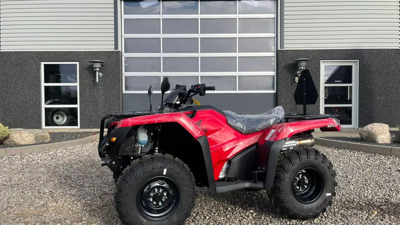 Honda trx 420fe traktor stort lager af honda atv. vi hjælper gerne med at levere den til dig, og bytter gerne. køb-salg-bytte se mere på www.limas.dk Motor vehicle €9,953