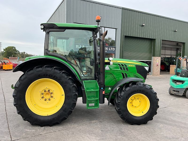 John Deere 6125 R Traktori 54 424 €