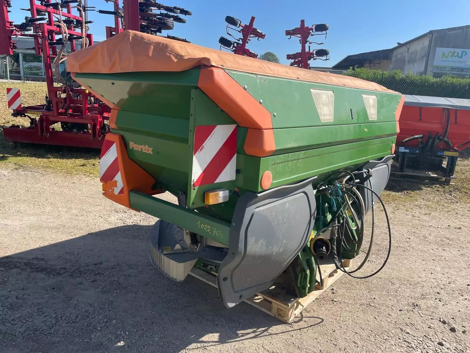 Amazone zam 2701 Fertiliser spreader €5,000