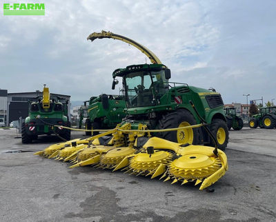 E-FARM: John Deere 9700 - Selvkørende grønthøster - id L5KMJXM - 395.000 € - Produktionsår: 2023 - Motortimer: 1.000,Motoreffekt (HP): 790,Italien