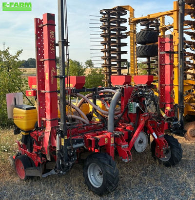 E-FARM: MaterMacc ms 8230 - Precizne sejalice - id FMYDPH6 - 12 000 € - Godina proizvodnje: 2013 - Francuska
