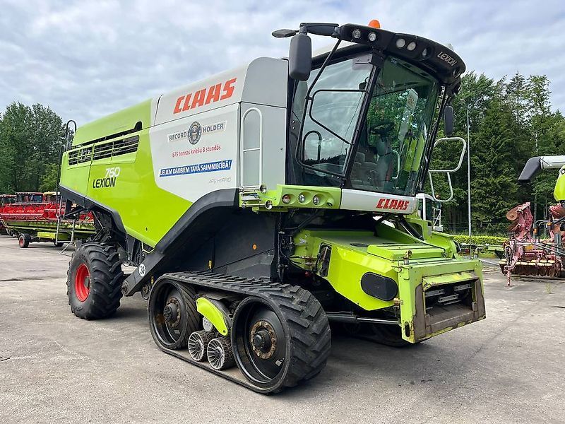 Claas Lexion 760 Terra Trac Combine harvester €105,000