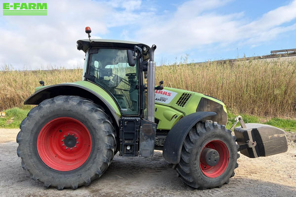 Claas Axion 850 Traktori 52 900 €