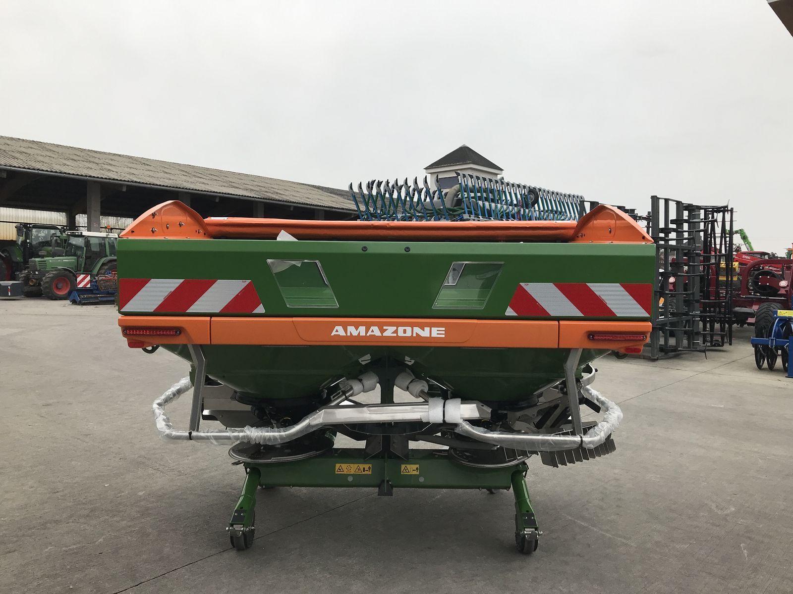 E-FARM: Amazone ZA-V 2000 Super - Fertiliser spreader - id HBMNX55