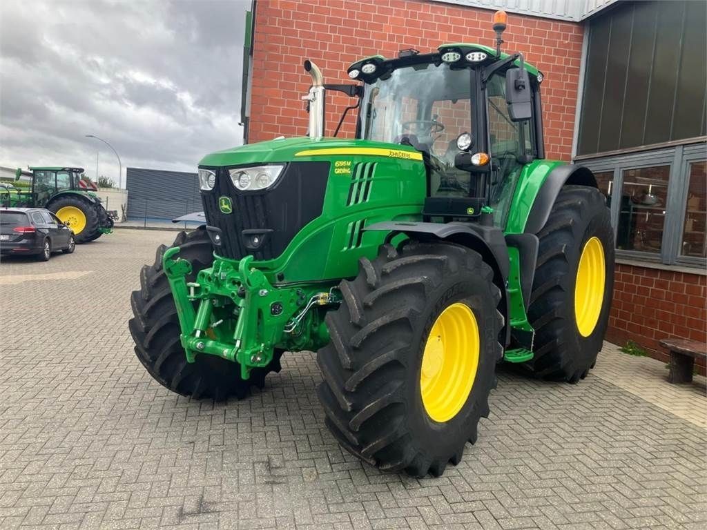 John Deere 6195 M Tractor €139,000