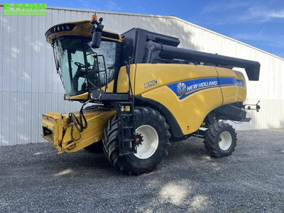 E-FARM: New Holland CX 6.90 - Combine harvester - id 7CIBB76 - €147,000 - Year of construction: 2018 - Engine hours: 1,684,Engine power (HP): 335,France