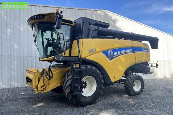 New Holland CX 6.90 Combine harvester €147,000