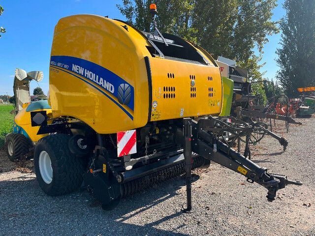 New Holland Roll-Belt 180 Cropcutter Baler €22,500