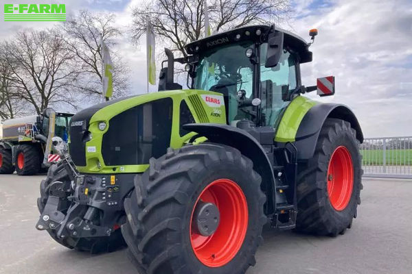 Claas Axion 960 CMATIC Tractor €235,000