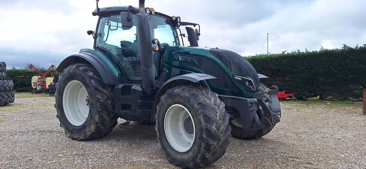 Valtra T 154 Tractor €45,000