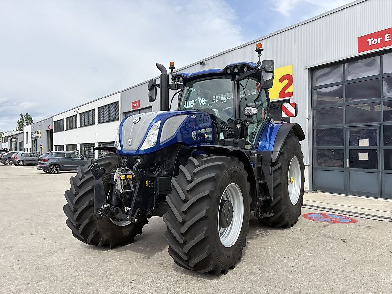 New Holland T7.300 Tractor €198,333