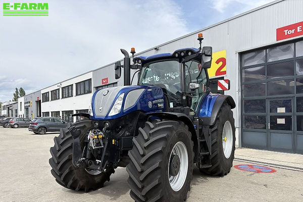 New Holland T7.300 Tractor €198,333
