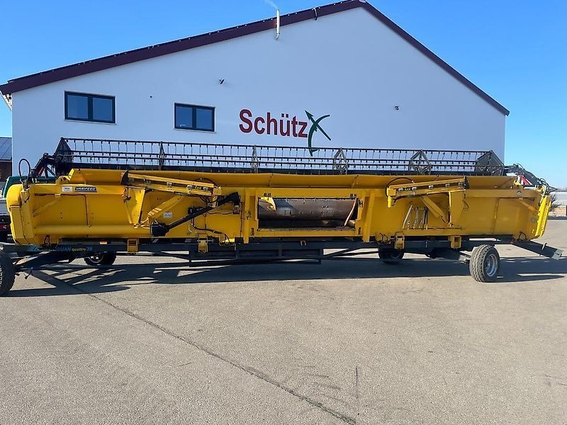New Holland CR 9080 Header €25,000