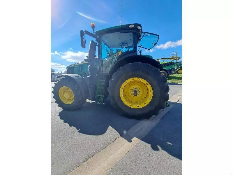 John Deere 6230 R Tractor €117,000