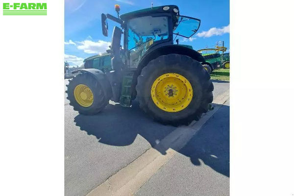 John Deere 6230 R Tractor €117,000