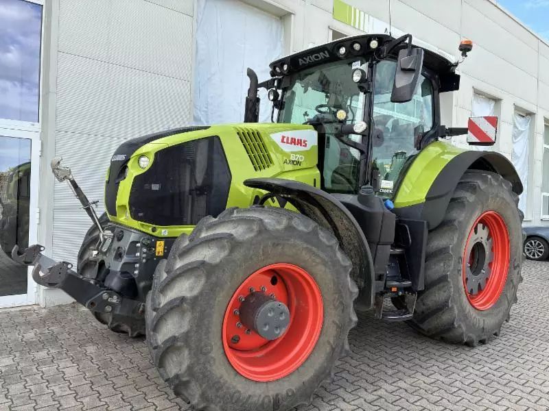 Claas Axion 870 CMATIC Tractor €129,000