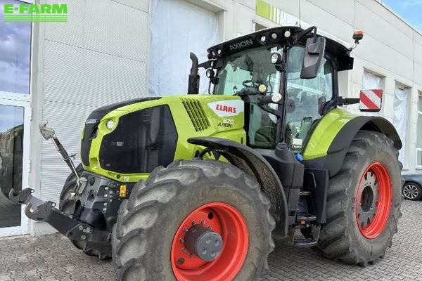 Claas Axion 870 CMATIC Tractor €129,000
