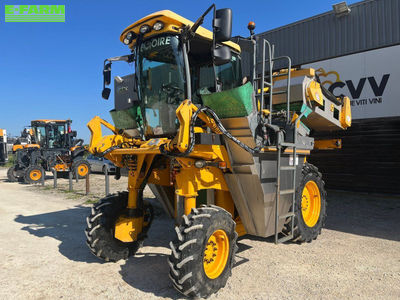 E-FARM: GREGOIRE BESSON g4.220 - Grape harvester - id EXMP8CI - €46,500 - Year of construction: 2015 - France