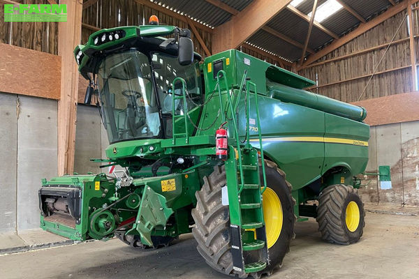 John Deere S 770 Combine harvester €325,000