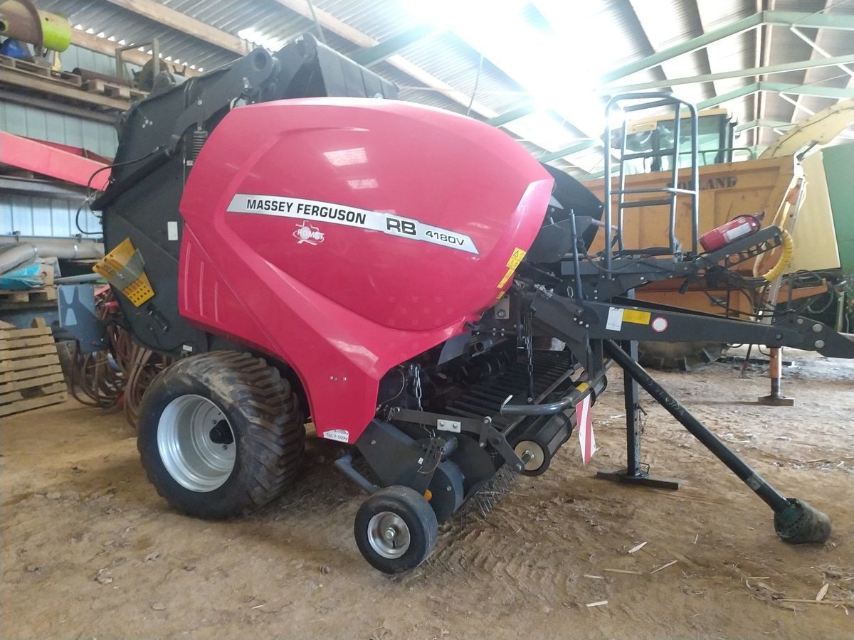 Massey Ferguson rb 4180 v Presă de balotat 35.000 EUR