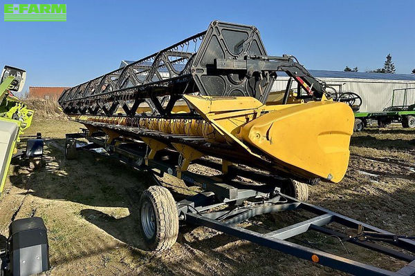 New Holland schneidwerk 35 ghvf Header €47,500