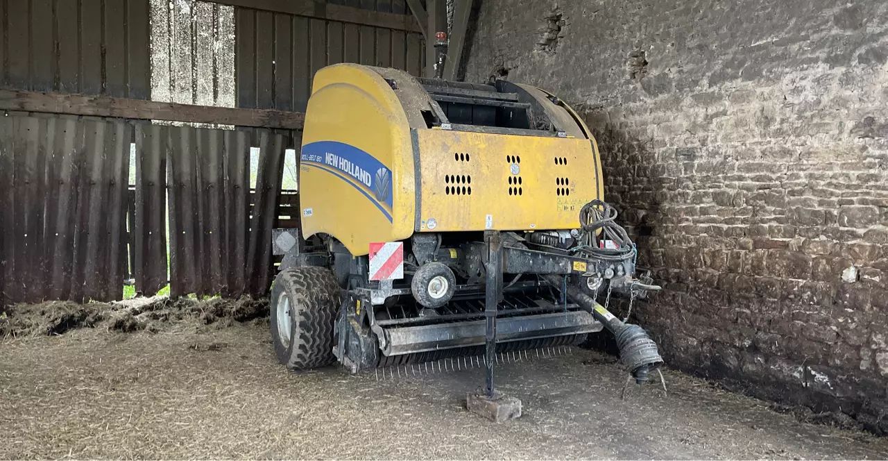 New Holland Roll-Belt 180 Superfeed Πρέσσα 28.000 €