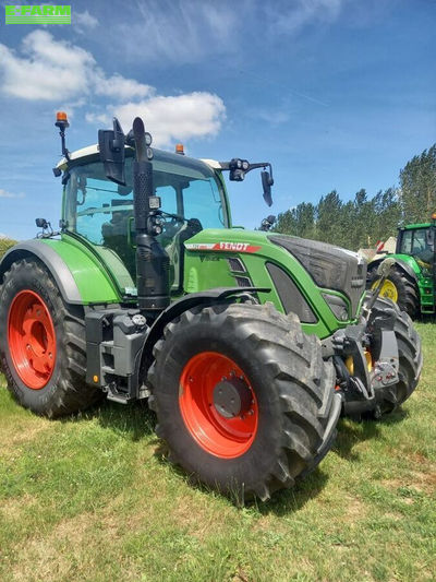 E-FARM: Fendt 724 Vario Power Plus - Tractor - id YC8KV3E - €125,000 - Year of construction: 2021 - Engine hours: 3,210,Engine power (HP): 240,France