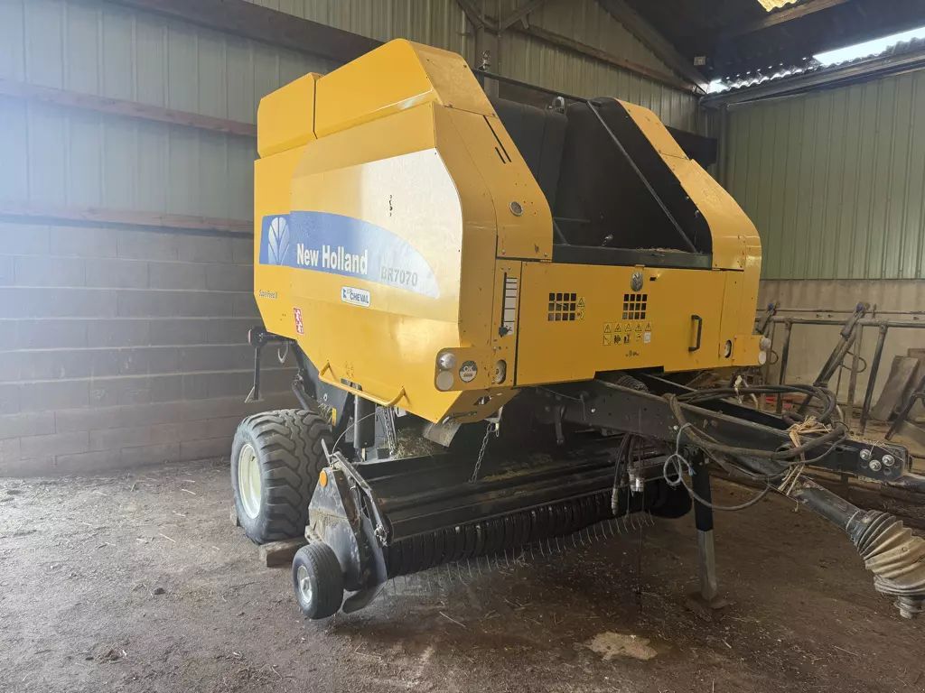 New Holland T 7070 Baler €12,000