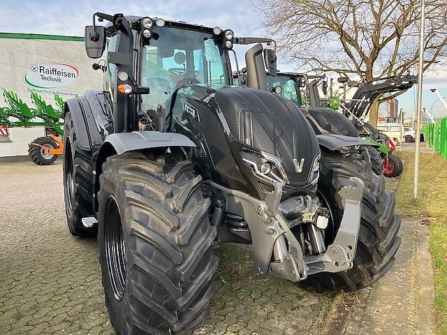 Valtra T 215 A Tractor 165.000 EUR