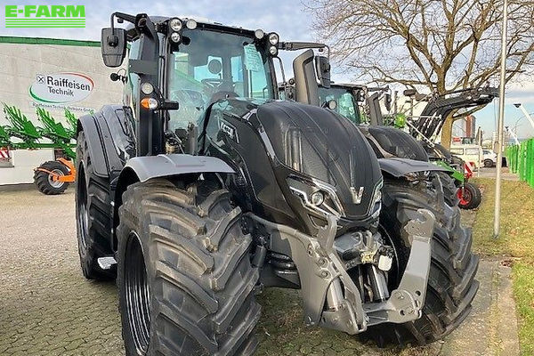 Valtra T 215 A Tractor 165.000 EUR