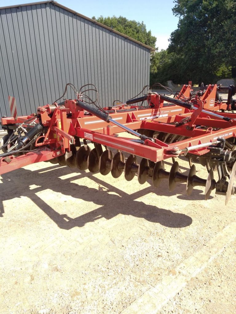 GREGOIRE BESSON big pro en v Disc harrow €16,000
