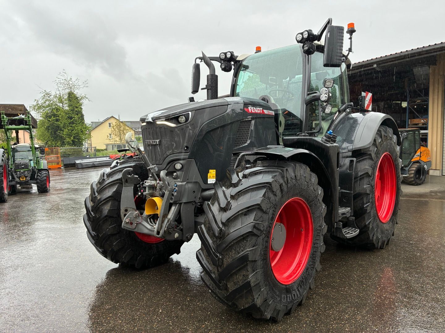 Fendt 728 Vario Tractor €248,000