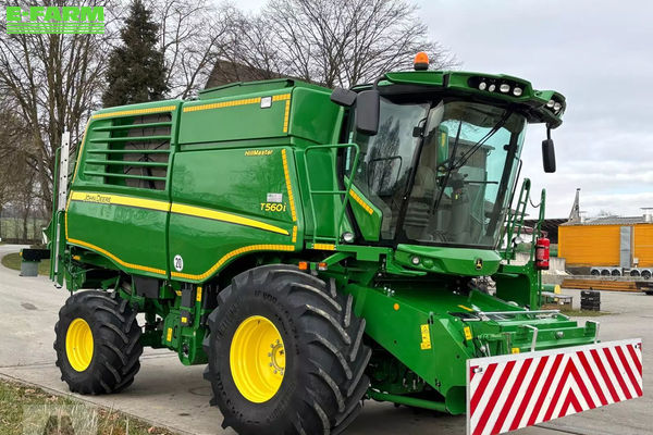 John Deere T 560 Combine harvester €195,000
