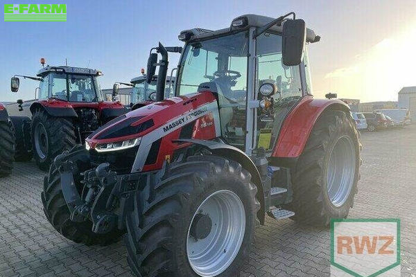 Massey Ferguson 5S.125 Tractor €91,900