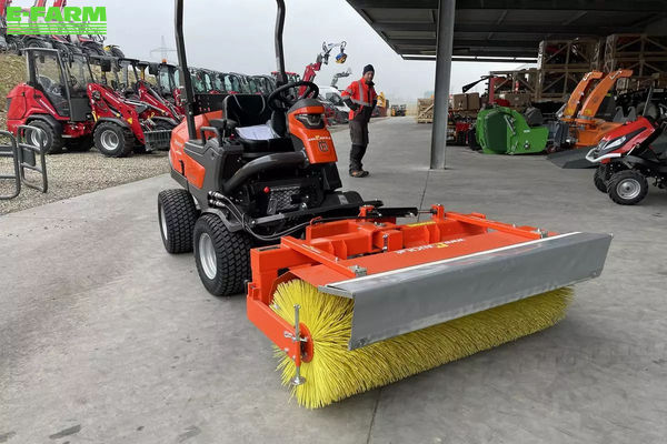 Husqvarna kehrbürste / kehrmaschine für dieselrider Lawn mower €4,158