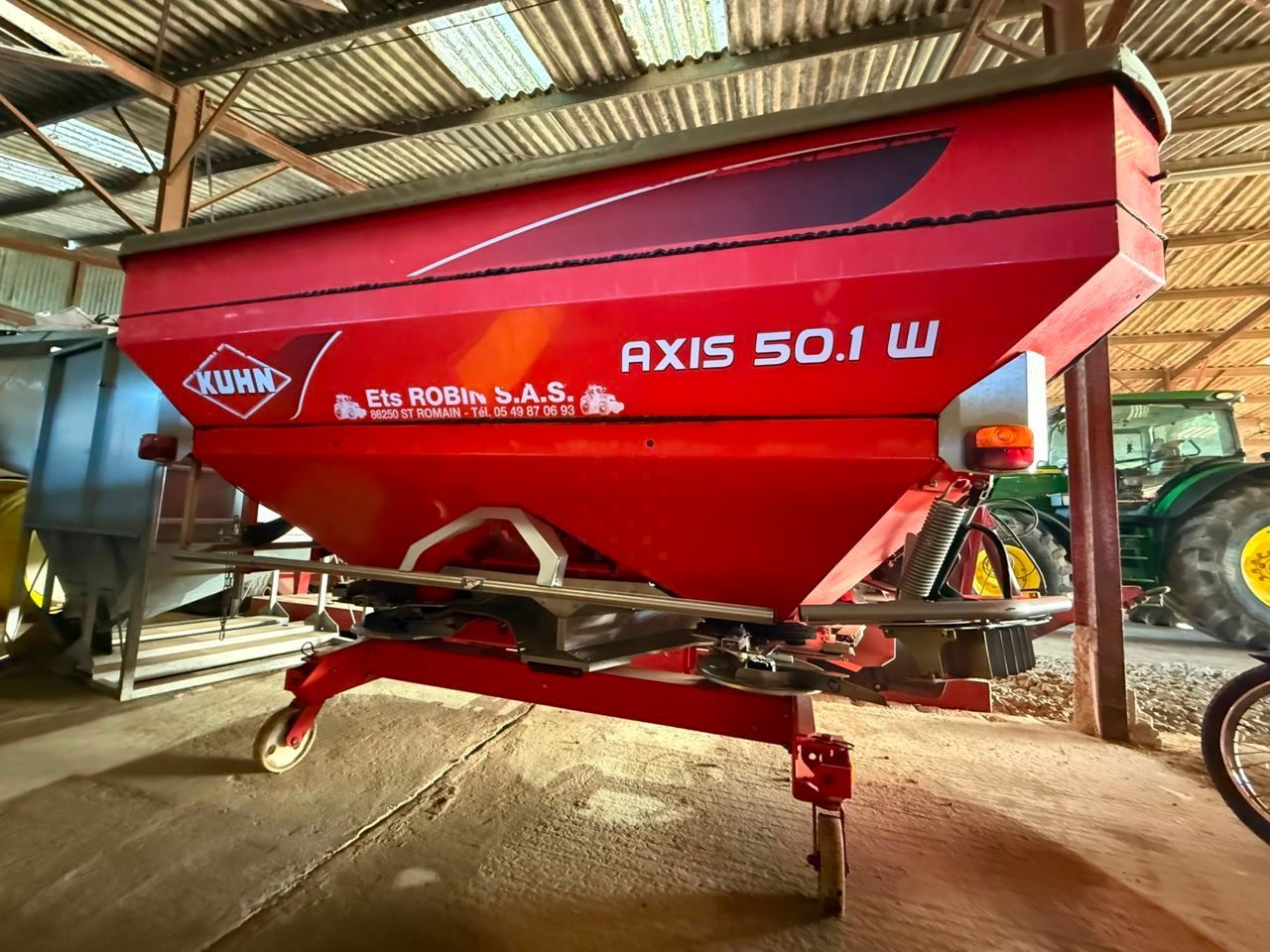 Kuhn axis 50.1w Fertiliser spreader €8,200
