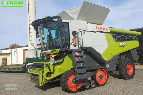 Claas Lexion 8700 Terra Trac Combine harvester €349,000