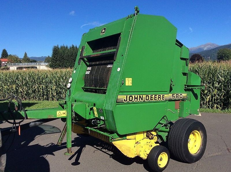 John Deere 580 Presă de balotat 6.250 EUR