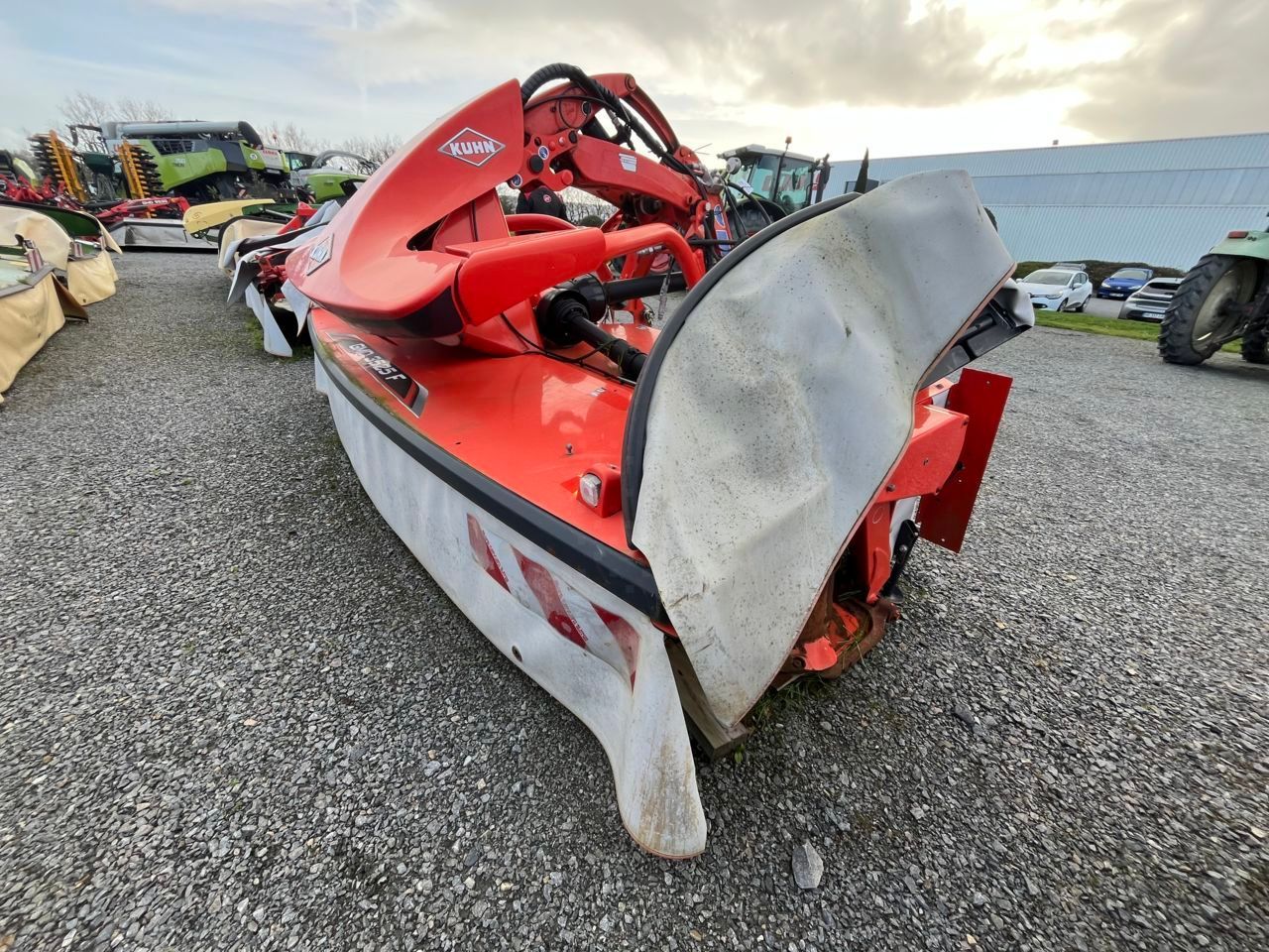 Kuhn GMD 3525 F-FF Mower €13,500