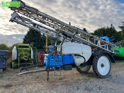 E-FARM: Evrard meteor 2800 - Sprayer - id K4Z5EHS - €16,500 - Year of construction: 2011 - France