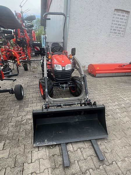 Kubota B1241 Tractor €15,882